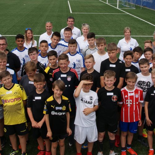 Am Samstag, den 16. Juni 2016 fandt das Kleinfeldturnier als Abschluss des Projekts Kicken&Lesen 2018 auf dem Trainingsgelände des SV Darmstadt 98 statt. Mitgemacht haben 33 Jungs aus vier Standorten. Vertreter des SV Darmstadt und des FSV Frankfurt waren auch mit dabei.